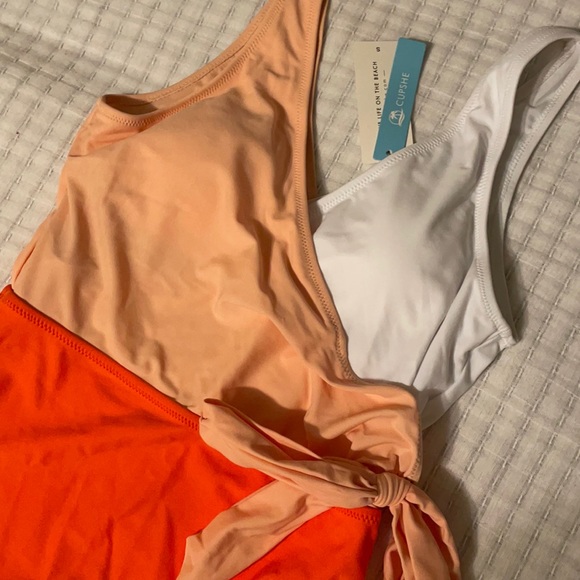 New with tags CUPSHE Women’s one piece swimsuit wrap color block tie side size S - Picture 5 of 5